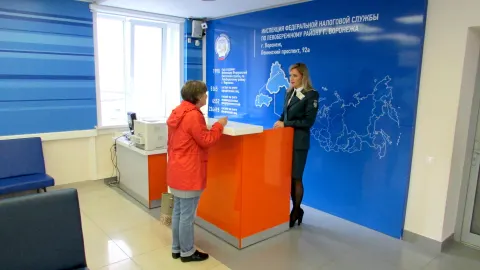 Если у Вас возникли вопросы по порядку получения услуг налогового органа, обратитесь к администратору операционного зала