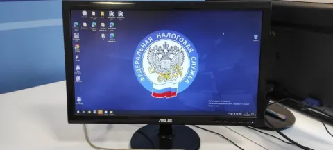На гостевом компьютере в операционном зале Вы можете воспользоваться сервисами официального сайта ФНС России и распечатать документы