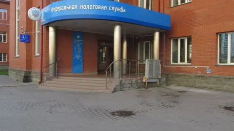 Вход в здание Инспекции г. Новосибирск, ул. Октябрьская магистраль, д. 4/1