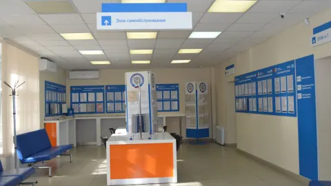 В операционном зале имеются комфортные места для ожидания и заполнения необходимых документов